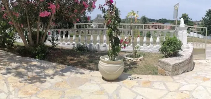 Makis Arillas (Corfu)